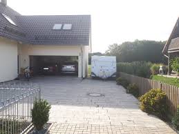 Der hersteller dieser campinganhänger hat sich etwas besonderes einfallen lassen, um für unterwegs möglichst viel. Einzel Carport Aus Holz Fur Wohnwagen Carport Fur Caravan News Brandl