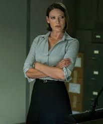 Mindhunter Modeled This Character On A Female Psychologist Living Legend Anna Torv Cute Office Outfits Fashion