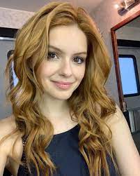 Modern Family Star Ariel Winter Teases Exciting New Project With Glowing Selfie Ariel Winter Gorgeous Girls Winter Hairstyles