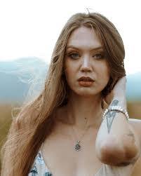 Kaitlyn Deem's Instagram, Twitter & Facebook