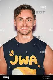 Ella Crowell's Instagram, Twitter & Facebook