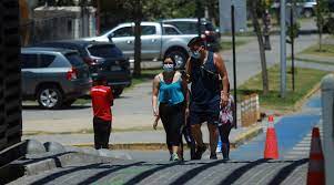 Sin embargo seguirán siendo vigiladas por el alza de contagios. Solo 2 Comunas De La Region Metropolitana Salen De Cuarentena Este Jueves 6 De Mayo Mega