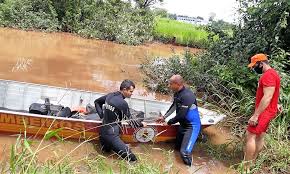 Bombeiros militares recuperam corpo de pescador desaparecido ...