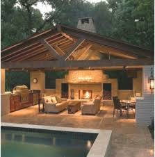 Pool House Und Uberdachte Aussenkuche Kamin Und Sitzmobel Outdoorkchen Aue Aue Aussenkuche House Kamin Terassenentwurf Hintergarten Hinterhof Kuche