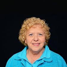 Linda Pucci's Instagram, Twitter & Facebook