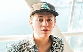 Her brother, jimmy, a local thug, viciousl. Interview Ethan Cutkosky Talks Playing Carl In Shameless Summer Camp Conspiracy Theories