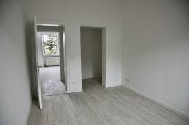 Hier finden sie wohnungen zum mieten vieler immobilienportale und durch die einfache & schnelle wohnungssuche mit intuitiven filtermöglichkeiten ist das ziel traumwohnung zum greifen. 3 Zimmer Wohnung Zu Vermieten Trift 106 47809 Krefeld Oppum Mapio Net