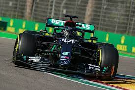 Verstappen was running second at imola after overtaking valtteri bottas but was then helpless to stop a big spin and crash into the trackside barriers as he went about… Formel 1 Imola Hamilton Sieg Ricciardo Podium Nach Sc Chaos