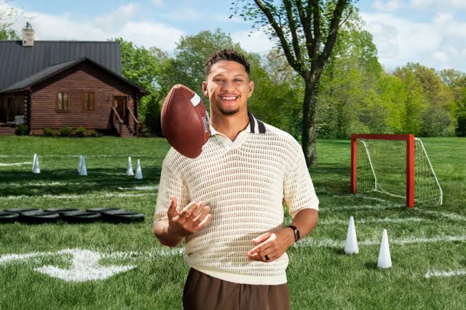 Patrick Mahomes hosts a Sunday Funday, only on Airbnb