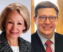 Dee Crouch's Instagram, Twitter & Facebook