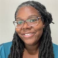 Kelli Hardy's Instagram, Twitter & Facebook