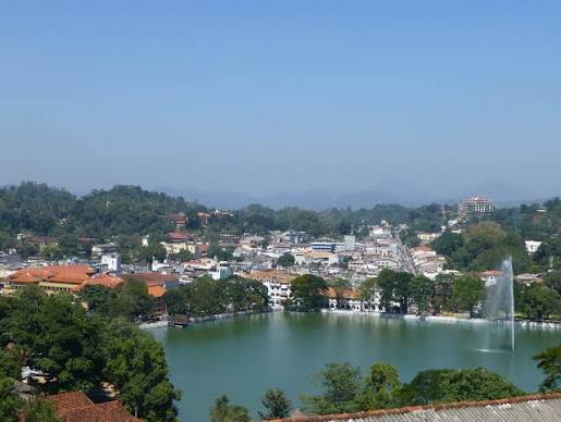 Kandy Lake