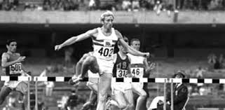 El saludo del poder negro de los juegos olímpicos de méxico 1968 fue una señal de protesta de los derechos civiles negros en estados unidos.tras ganar la carrera de los 200 metros en esos juegos olímpicos, los atletas afroamericanos tommie smith y john carlos, medalla de oro y de bronce, alzaron su puño envuelto en un guante negro mientras comenzaba a sonar el himno nacional estadounidense El Primer Control Antidopaje Fue En Mexico 68 Y Fue Por Cerveza