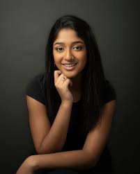 Jun 18, 2021 · in the 'never have i ever' season 2 trailer, devi (maitreyi ramakrishnan) juggles her two boyfriends, paxton (darren barnet) and ben (jaren lewison). Who Plays Devi In Never Have I Ever Netflix Maitreyi Ramakrishnan Stylecaster