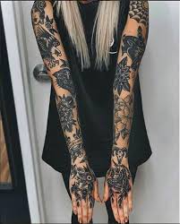 30 Classy Old School Tattoo Styles For Men And Women The First Hand Fashion News For Females Sleeve Tattoos For Women Tattoo Styles Tattoos