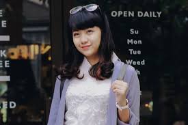 Suatu malam mereka mabuk, kecuali diska. Kepoin Gaya Ootd Ghea Indrawari Yang Super Simpel Saat Di Lawang Sewu
