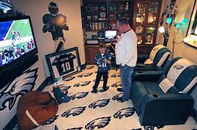 The philadelphia eagles could make a run at disgruntled houston texans star deshaun watson. Caving In Lifestyle Lancasteronline Com