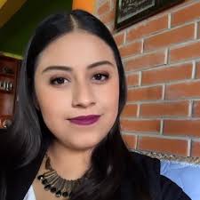 Leslie saenz (@Lesliekristells)