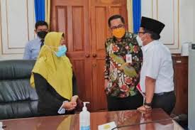 Bagi mereka yang memiliki pemasukan besar tentu sanggup menyediakan uang untuk kebu Guru Tk Yang Terjerat Pinjaman Online Utang Pokoknya Dibayar Pemkot Malang Halaman All Kompas Com