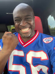 Which quarterback should the New York Giants start, bench, or cut?