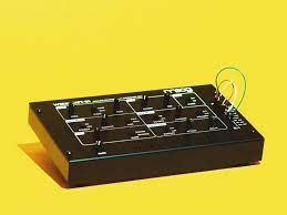 Moog S Diy Werkstatt Synth Kit Is A Great Way To Learn About Synthesizers Synthesizer Synthesizer Diy Moog