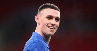 Englands unge stjerne phil foden har kanskje latt seg inspirere av legende paul foden, som er fra byen stockport i nærheten av manchester, har i flere år blitt omtalt som. Foden The Best English Talent Since Gazza Says Francis Football365