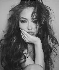 Alicia Lessard's Instagram, Twitter & Facebook