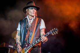 Doch nun macht sein sohn jack depp der doch ausgerechnet sein sohn jack depp sorgt mit knackigen 18 jahren für schnappatmung. Johnny Depps Sohn Geht Es Gut