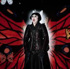 Bild nicht verfügbar für diese variante sind keine fotos. Zauberflote Die Konigin Der Nacht Mutiert Zur Spinne Bilder Fotos Welt