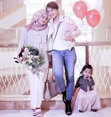 Ibu bapa angkat penyayang, kuala lumpur, malaysia. Tak Sangka Emak Cantik Pada Anak Inilah Wajah Ibu Janna Nick Yang Pasti Memeranjatkan Anda Iluminasi