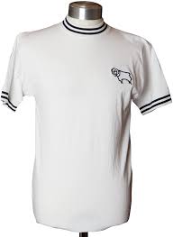 Bist du trotzdem derby county fan, dann kannst du hier auf unisportstore.de das neue derby county trikot finden und auch noch einige andere fanartikel des vereines. Derby County 1972 Shirt Weiss S Amazon De Sport Freizeit