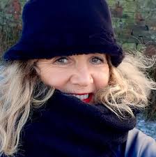 On holiday 88 in Majorca curly perm my 1st born Nd my younger sister I was  21 happy days