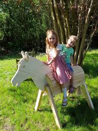 Unser Gartenpferd Susi Von Helga Kreft Verlosung Werbung Reges Leben Pferd Garten Verlosung