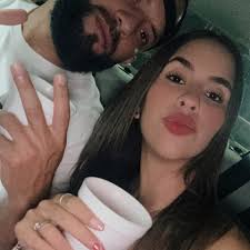 Cielito Lindo Boricua 🫕️🇵🇷 en Cama Amarillos con Queso Crema.. Cargao de  Carme Molida ❤️ Queso y Chips de Platano !!