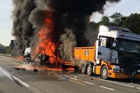 Dengan menekan butang mendaftar, anda kini bersetuju dengan. Pemandu Lori Tangki Minyak Maut Terbakar Dikenal Pasti Semasa Mstar