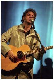 Para recordarlo como lo que fue a la media noche se estreno un vídeo inédito del tema «no te creo», cancion que integro al álbum «siempre es hoy». Gustavo Cerati Soda Stereo Soda Stereo Rock And Roll Rock Music
