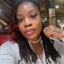 Amy Caylor's Instagram, Twitter & Facebook