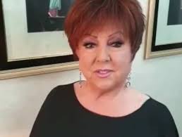Gerüchte über die kreativen haarschnitte von orietta berti sind oft in den üblichen regenbogenmagazinen zu finden. Orietta Berti Il Dramma Ho Provato Tanti Farmaci Ma Non Funzionano