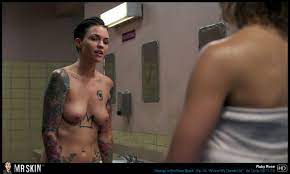 Naked Ruby Rose in Orange Is the New Black < ANCENSORED
