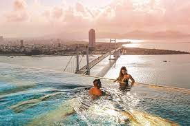 Sân bay gần nhất là sân bay quốc tế đà nẵng, cách đó 7 km. Danang Golden Bay Khach Sáº¡n Sang Trá»ng Báº­c Nháº¥t Ä'a Náºµng Danang Golden Bay