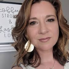 Denise Moyer's Instagram, Twitter & Facebook