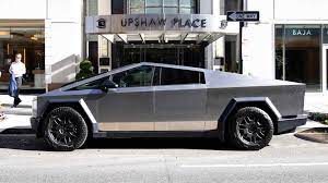 Oikeus torppasi jälleen Teslan Muskille kaavaileman palkkiopaketin – Tesla  aikoo valittaa | Uutisia lyhyesti | Yle