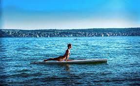 Überlingen: Weltrekord im SUP-Yoga soll auf dem Bodensee geknackt werden |  SÜDKURIER