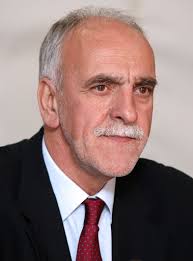 «στηρίζω την πρωτοβουλία του δήμου πάτρας, αφού αναδεικνύει με το δυναμικό αυτό τρόπο ένα πρόβλημα που αγγίζει ιδιαίτερα τους νέους ανθρώπους. Gxsvcmn Y8o9wm