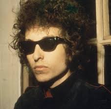 Mar 29, 2019 · widely regarded as one of the best singer/songwriters, bob dylan is also known for being one of the best lyricists.starting in the early 1960s, bob dylan's career has been as long as it has been incredible. Motorradunfall Als Sich Bob Dylan 1966 In Woodstock Das Genick Brach Welt