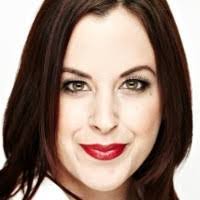 Julie Hodge's Instagram, Twitter & Facebook