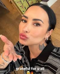 Here's how some of your favourite artists celebrated Thanksgiving! 🦃