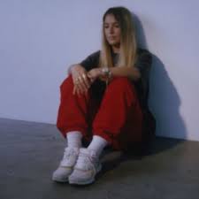 For two years, the soundtrack to all the times i looked out the window in a car, hung out in my dorm with the string lights on or enjoyed a quiet sunset with my friends was the same: Chelsea Cutler Chelseacutler Twitter