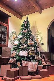 Quandid has uploaded 10067 photos to flickr. Louis Vuitton Christmas Tree Blue Christmas Decor Christmas Display Holiday Decor
