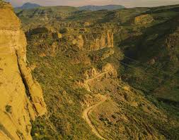 Maybe you would like to learn more about one of these? Hvite Knuckles Pa Apache Trail Scenic Drive